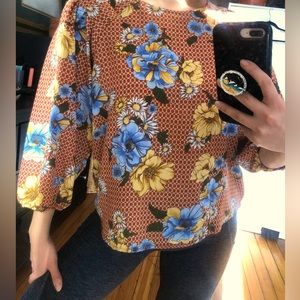 Quarter sleeve floral 70s pattern blouse